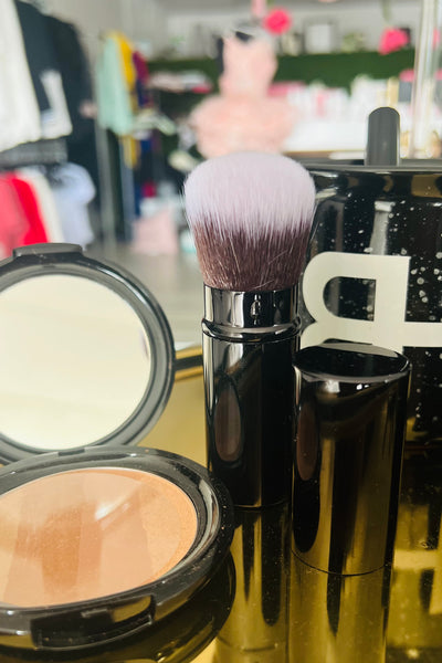 Kabuki Brush With Lid