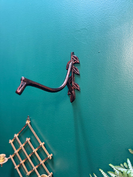 Vintage Leaf Hanger